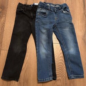 Bundle Boys 4T Jeans - Black and Blue - Two Pairs of Jeans